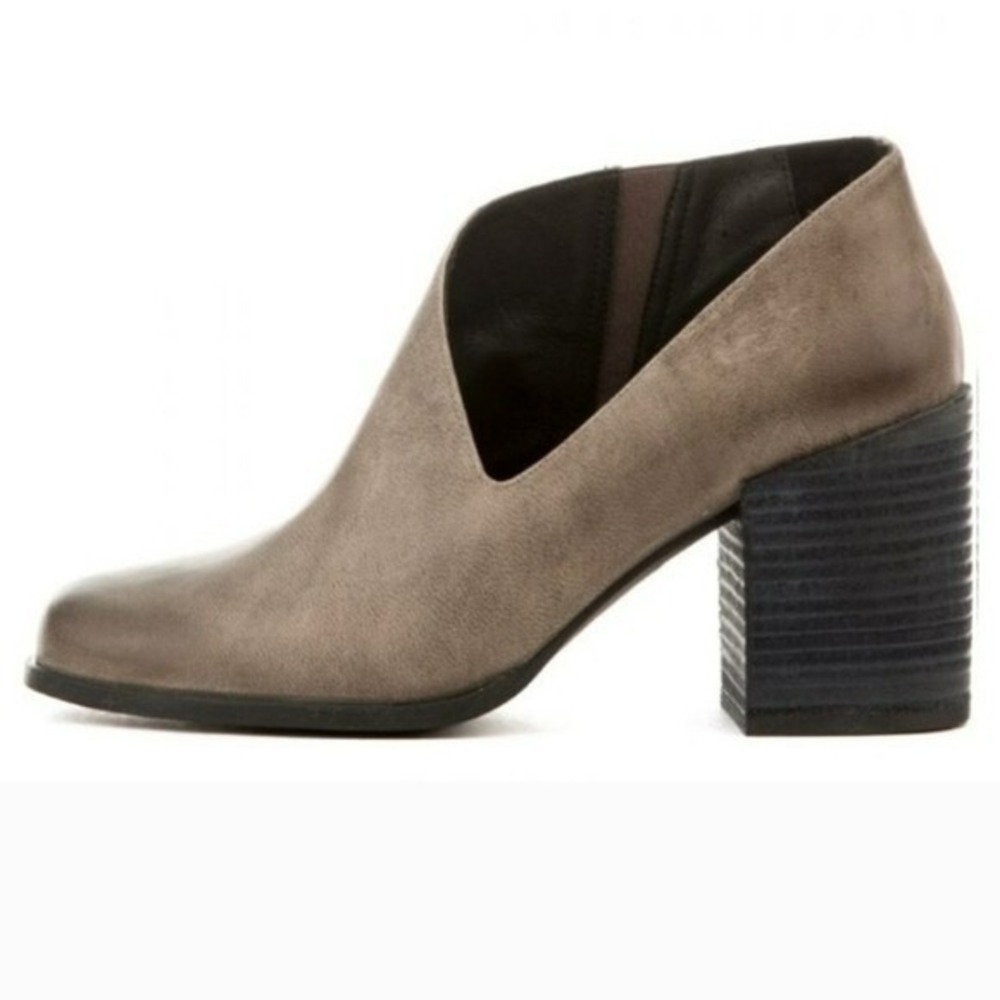 Free People NEW Terrah Gray Taupe Leather Cut-out Chunky Heel Boot Size 38 8